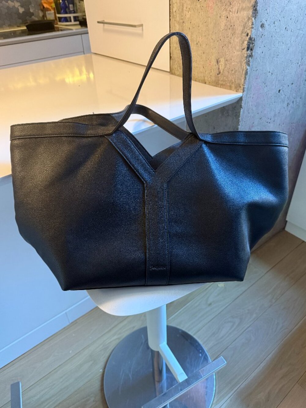 Designer Style tote - Picture 11 of 11